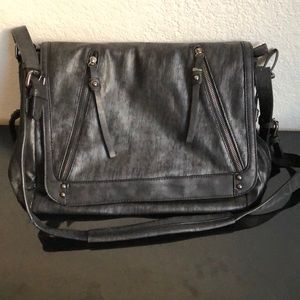 Metallic gray and black fauxleather  messenger bag
